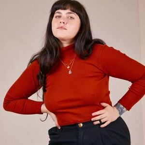 Bug Bud Press ribbed cropped turtle neck L red orange